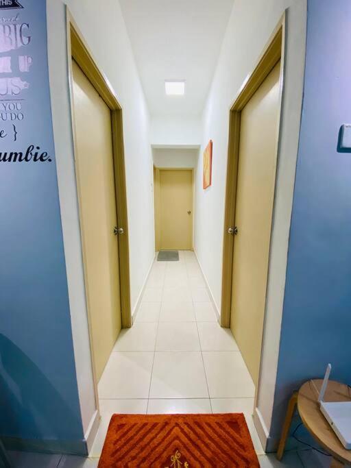 Cozy 3br With Free Netflix Apartment *