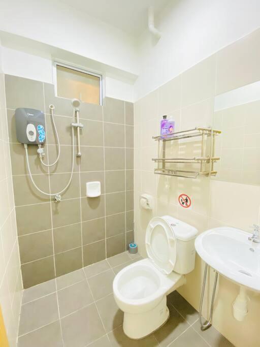 Cozy 3br With Free Netflix Apartment